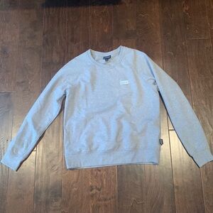 Women’s Patagonia pullover sweater